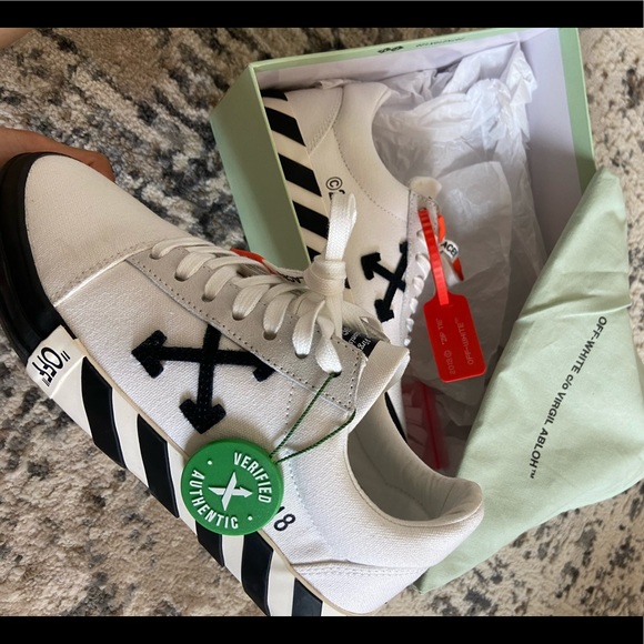 off white vulc low updated stripes